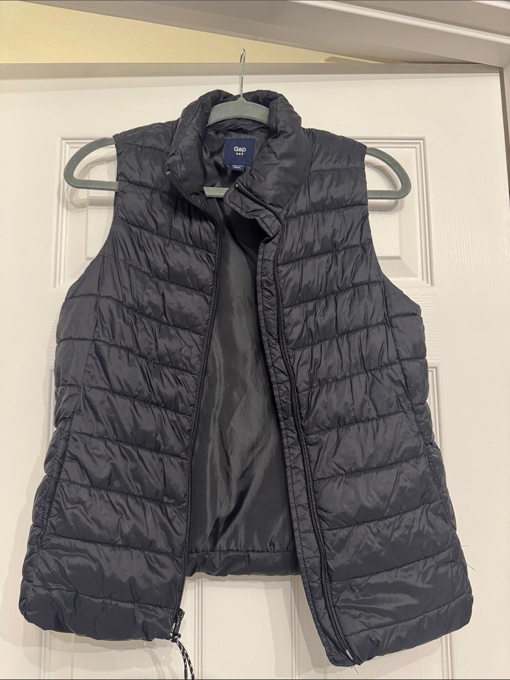 GAP Women's Black Quilted Puffer Vest with Stand Collar